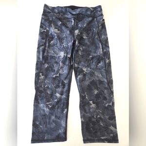 Sweaty Betty The Zero Gravity Crop Leggings in Size XL